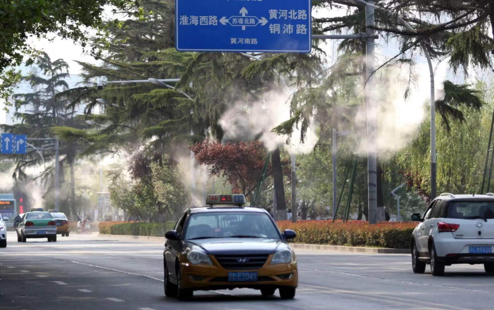 路燈桿噴霧降塵設(shè)備